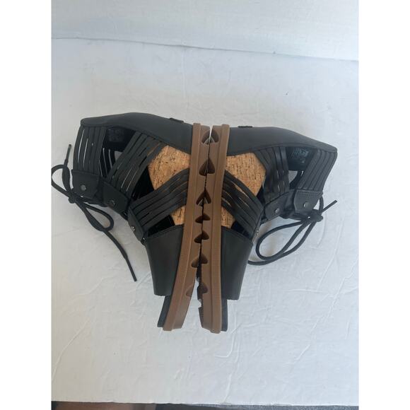 Sorel Joanie I| Black Leather Lace Up Wedge with Rugged Rubber Sole Sandals Sz 9 - Picture 4 of 10